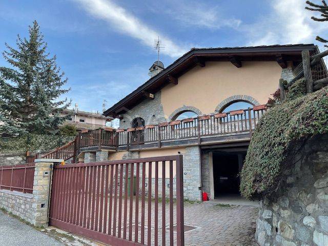 Villa in in vendita da privato ad Aosta frazione arpuilles-capoluogo, 94/g