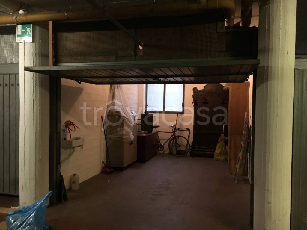 Garage in vendita a Bologna via Riva di Reno, 29