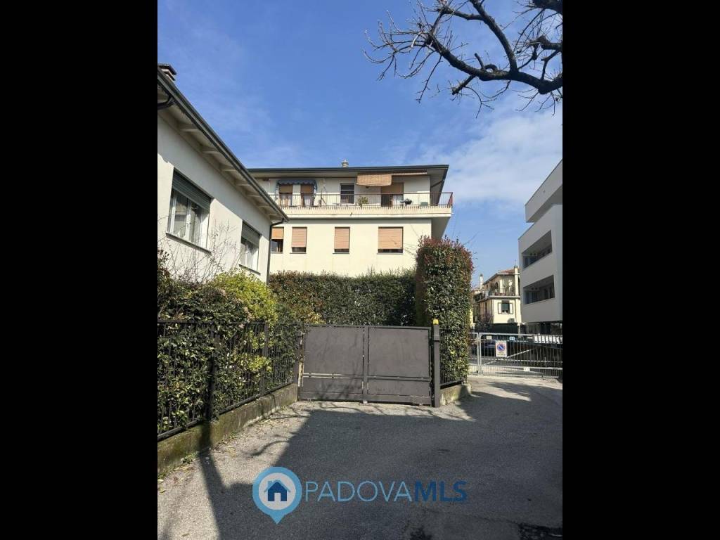 Appartamento in vendita a Padova via Canestrini