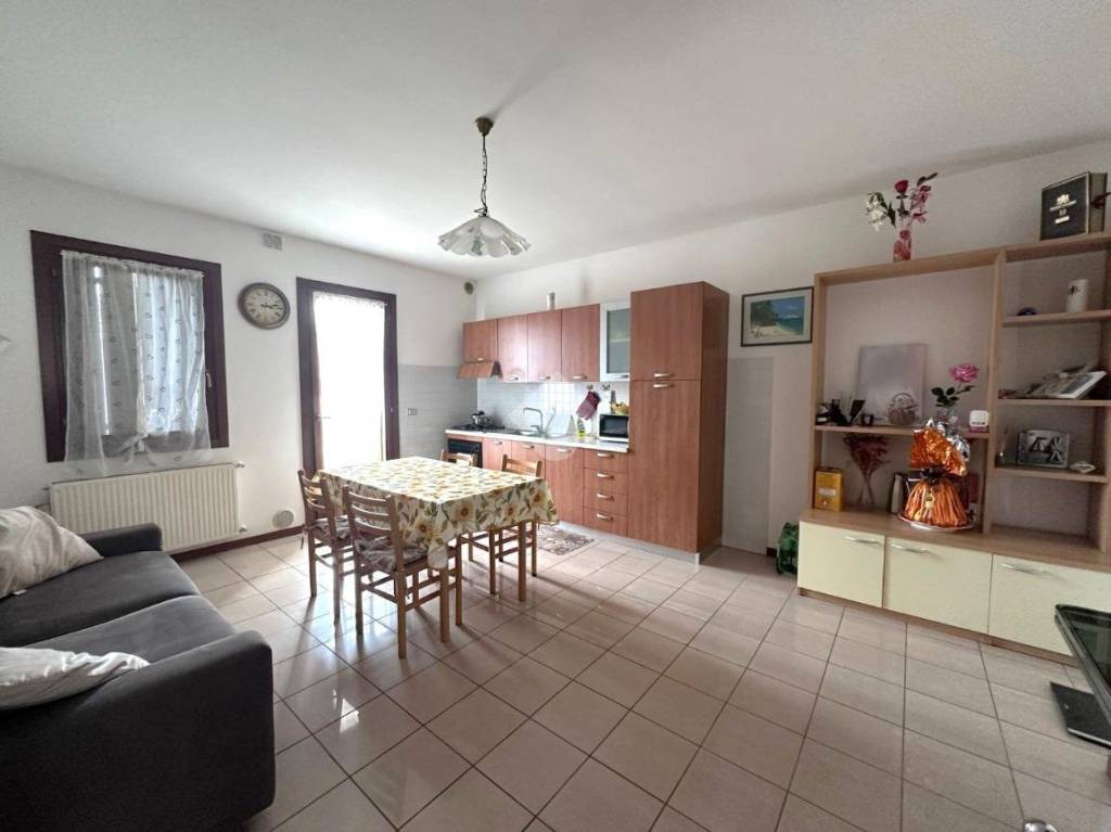 Appartamento in vendita ad Asolo via Voltri, 21
