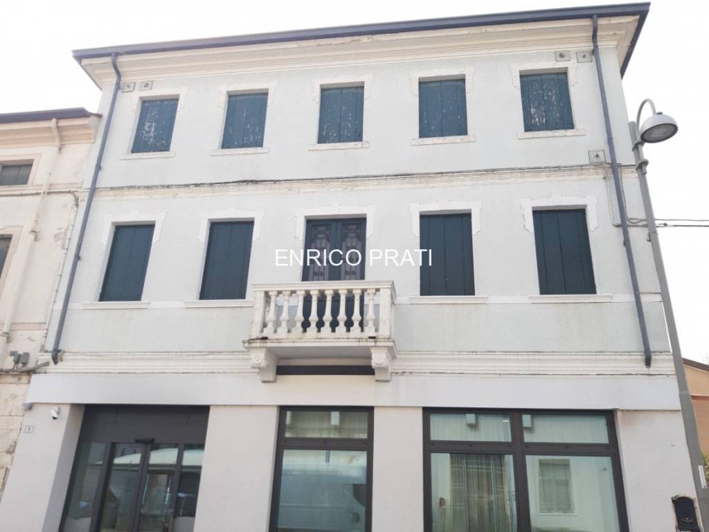 Casa Indipendente in vendita a Tombolo via Vittorio Veneto, 1