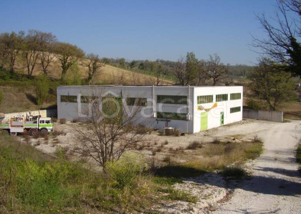 Capannone Industriale in vendita a Spoleto località Morro