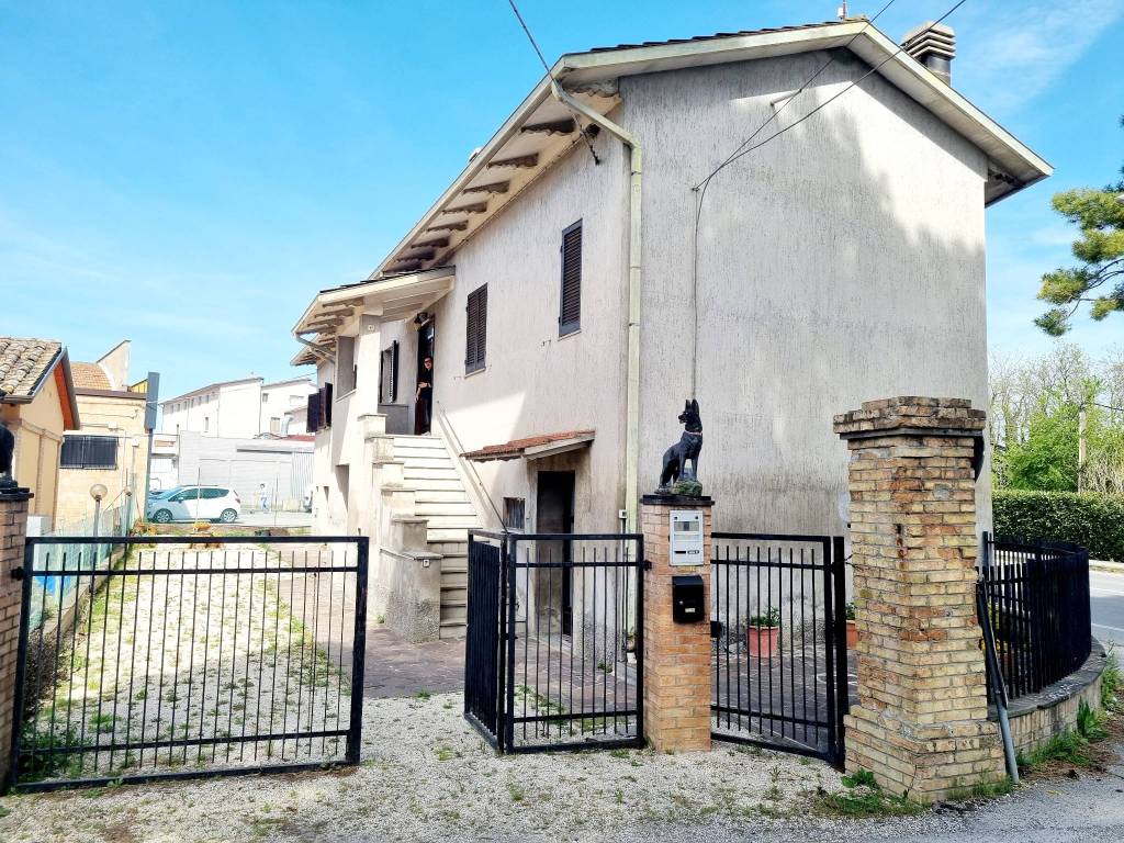 Villa in vendita ad Assisi via Indipendenza