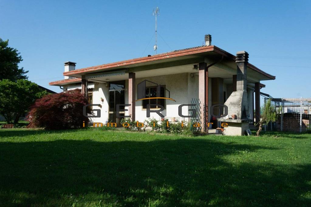 Casa Indipendente in vendita a Piazzola sul Brenta via Roma