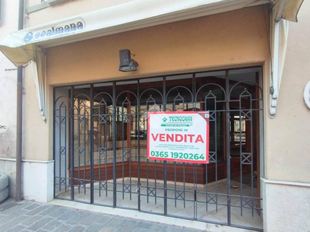 Negozio in vendita a Gavardo via Giovanni Quarena, 21