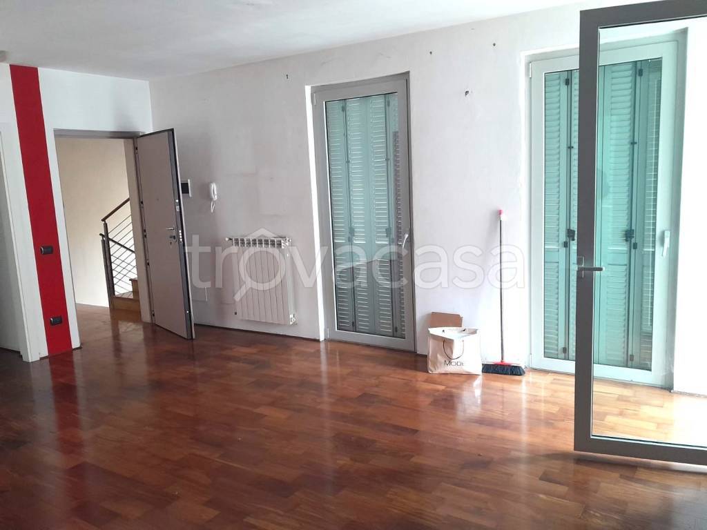Appartamento in affitto a Podenzano via Umberto Guastoni, 23