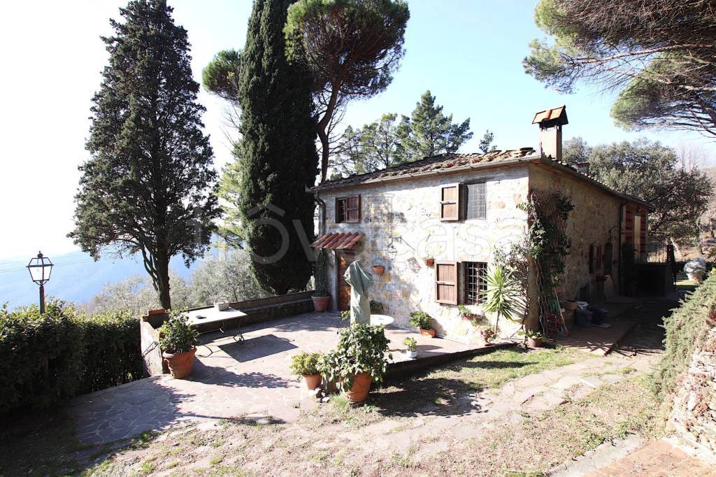 casa indipendente in vendita a Lucca in zona Torre