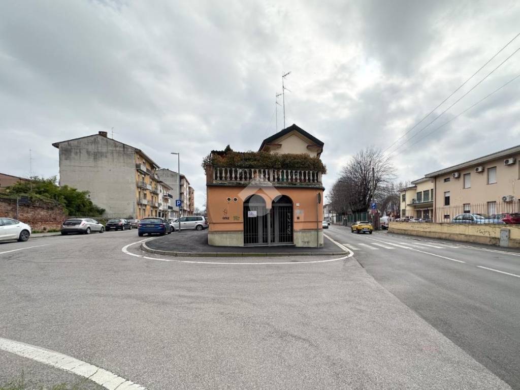 Ufficio in vendita a Cremona via Gaspare Pedone, 29D