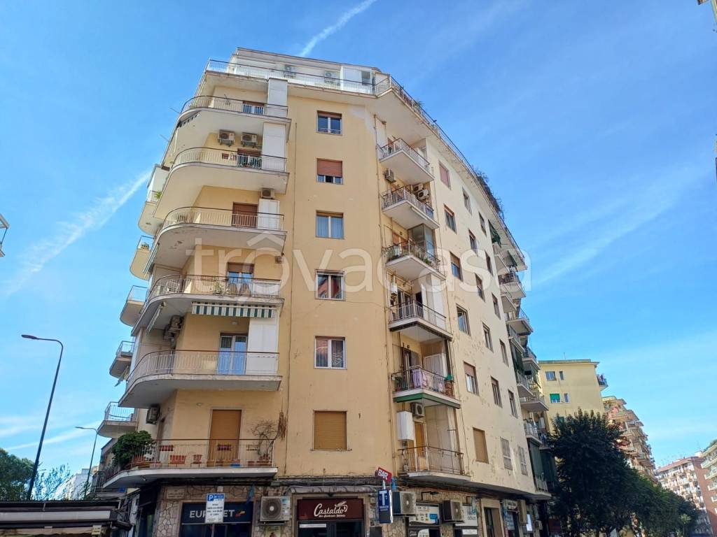 Appartamento in affitto a Napoli via Luigi Caldieri, 30