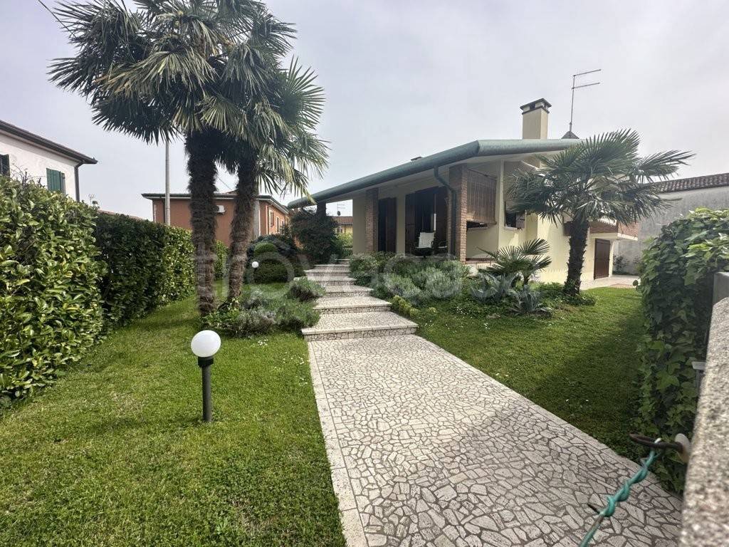 Casa Indipendente in vendita a Mira riviera san pietro 86