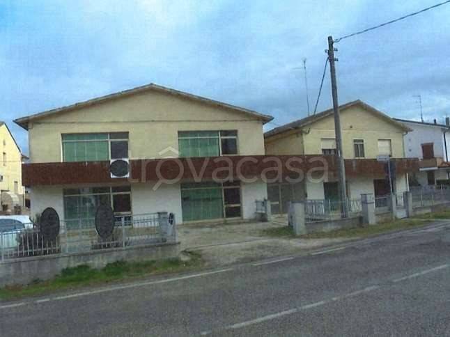 Magazzino in vendita a Riva del Po via Provinciale