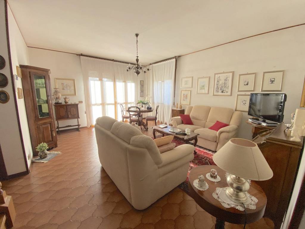 Villa Bifamiliare in vendita a Montebelluna via Tommaso Albinoni