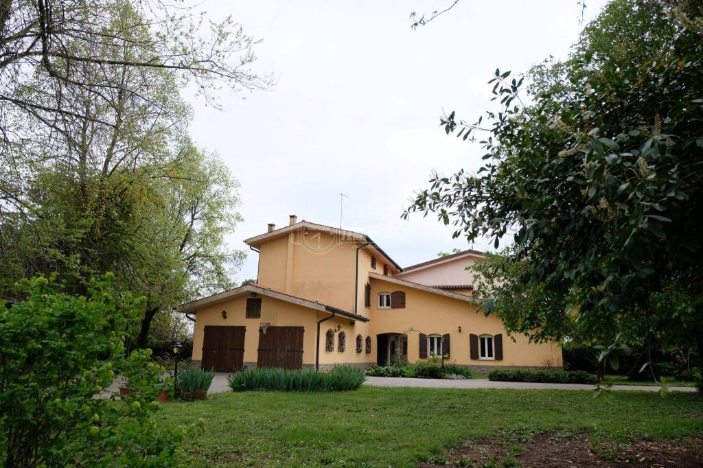 Villa in vendita ad Abano Terme via Roveri