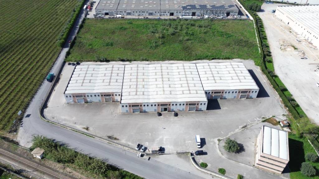Capannone Industriale in vendita a Pastorano ss7, Via Appia