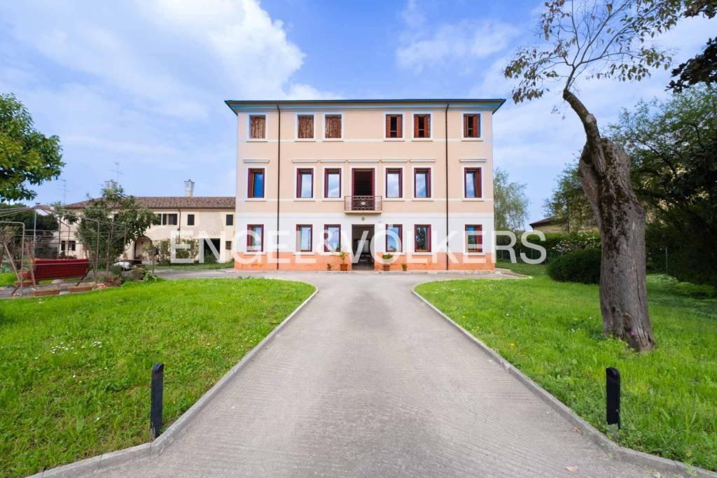 Villa in vendita a Oderzo via Spinè