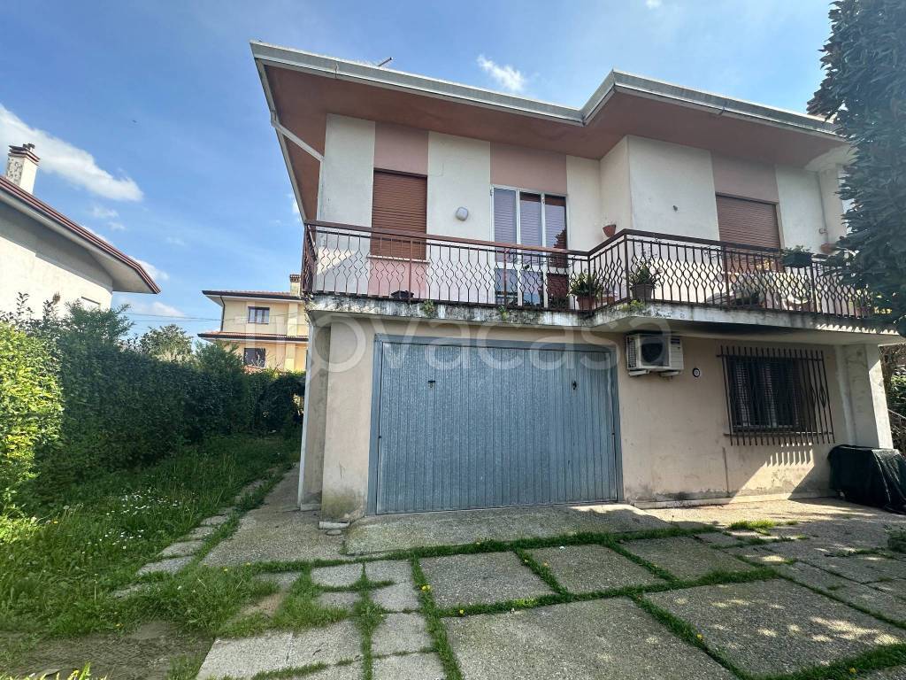 Casa Indipendente in vendita a Montegrotto Terme via Marza