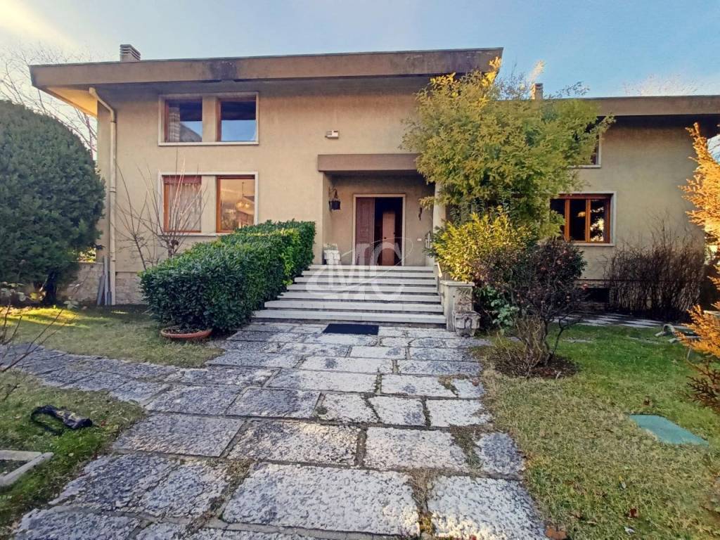 Villa in vendita ad Ala corso Passo Buole, 22