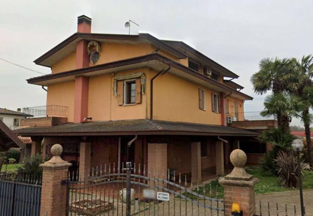 Casa Indipendente in vendita a Correzzola via Castello
