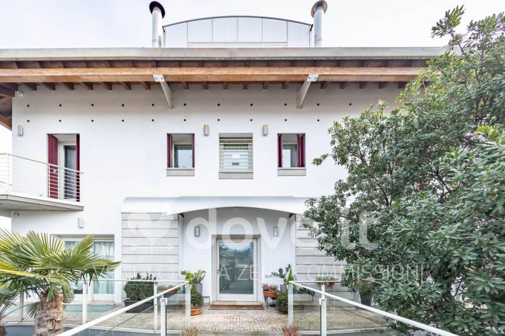 Casa Indipendente in vendita a Castelfranco Veneto via Abruzzo, 10