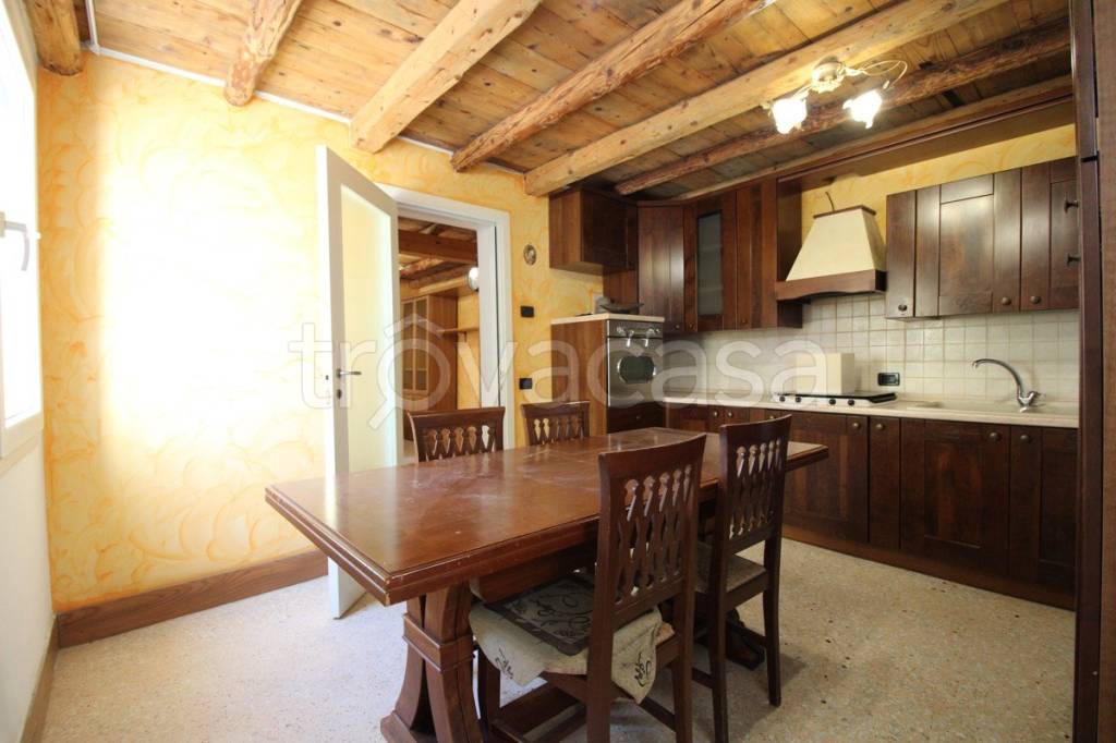 Casa Indipendente in vendita ad Adria bellombra Strada San Giacomo, 0