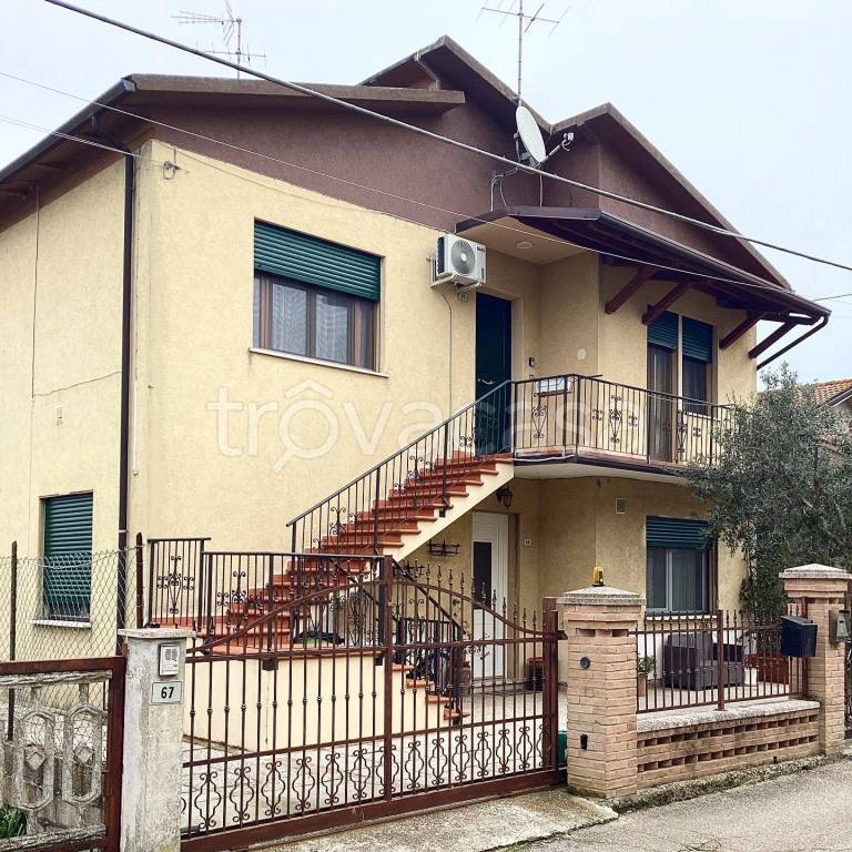 Appartamento in vendita a Porto Tolle via Luigi Longo, 71