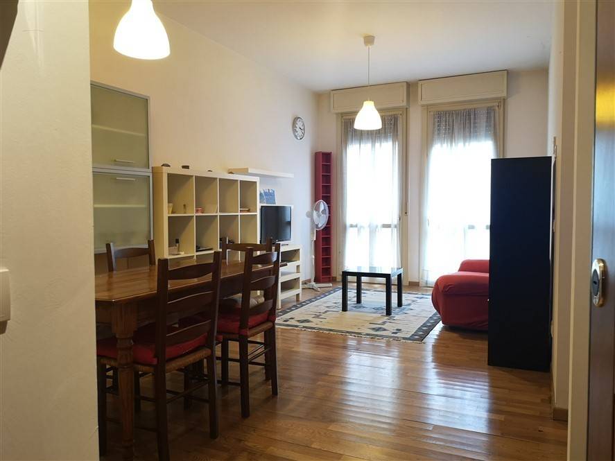 Appartamento in affitto a Parma via Emilio Casa