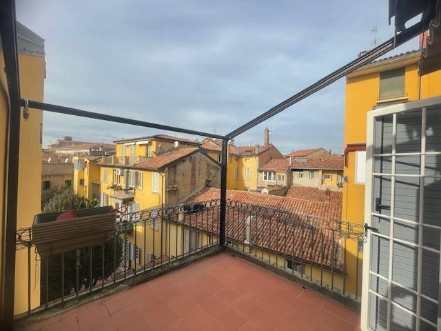 Appartamento in affitto a Bologna via Luigi Carlo Farini, 33