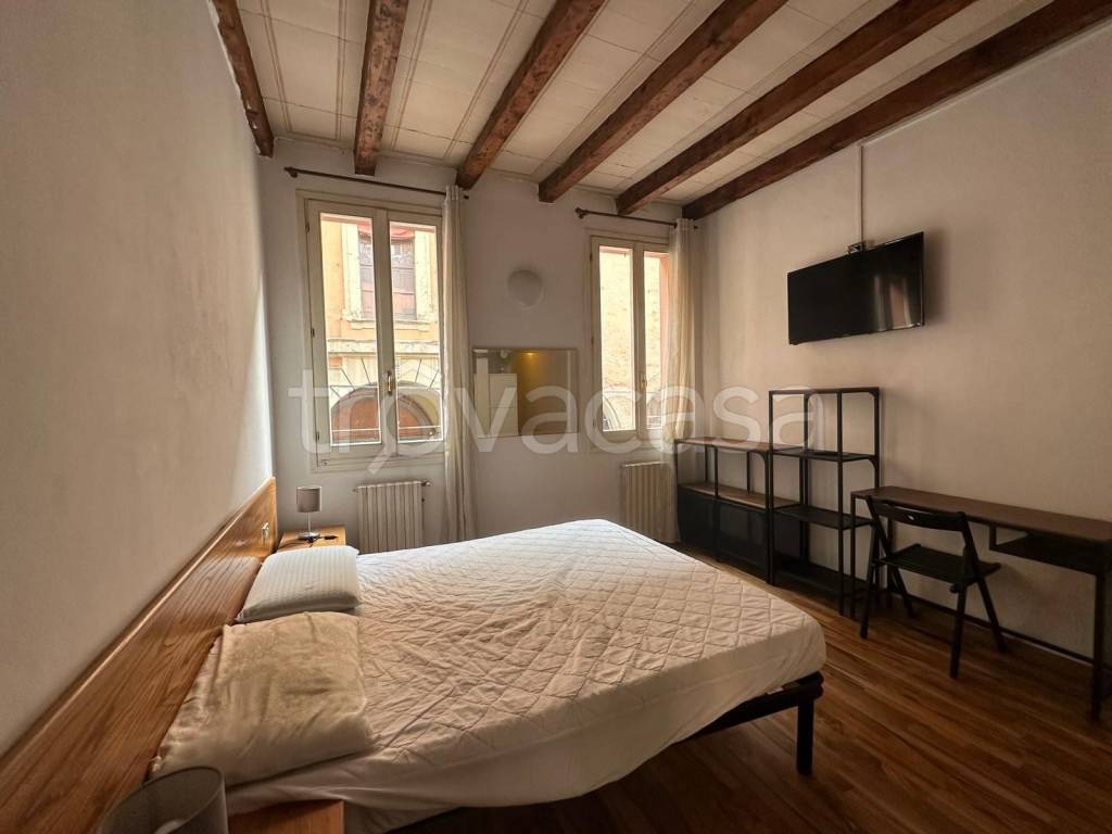 Appartamento in affitto a Bologna via San Felice, 31