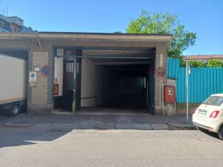 Garage in vendita a torino via courmayeur, 3