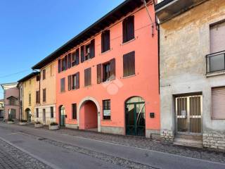 Garage in affitto a vaiano cremasco via roma, 6