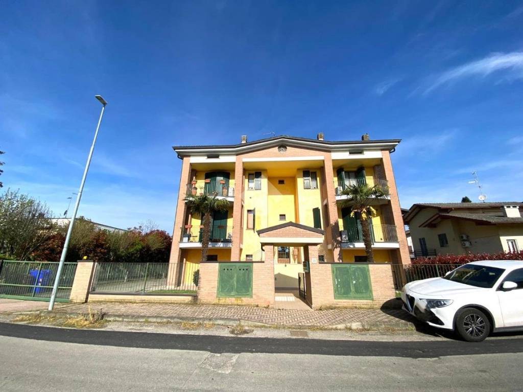 Appartamento in affitto a Roccabianca str. Stagno, 1