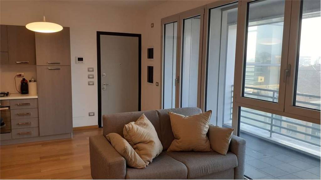 Appartamento in affitto a Modena via lamborghini, 1000