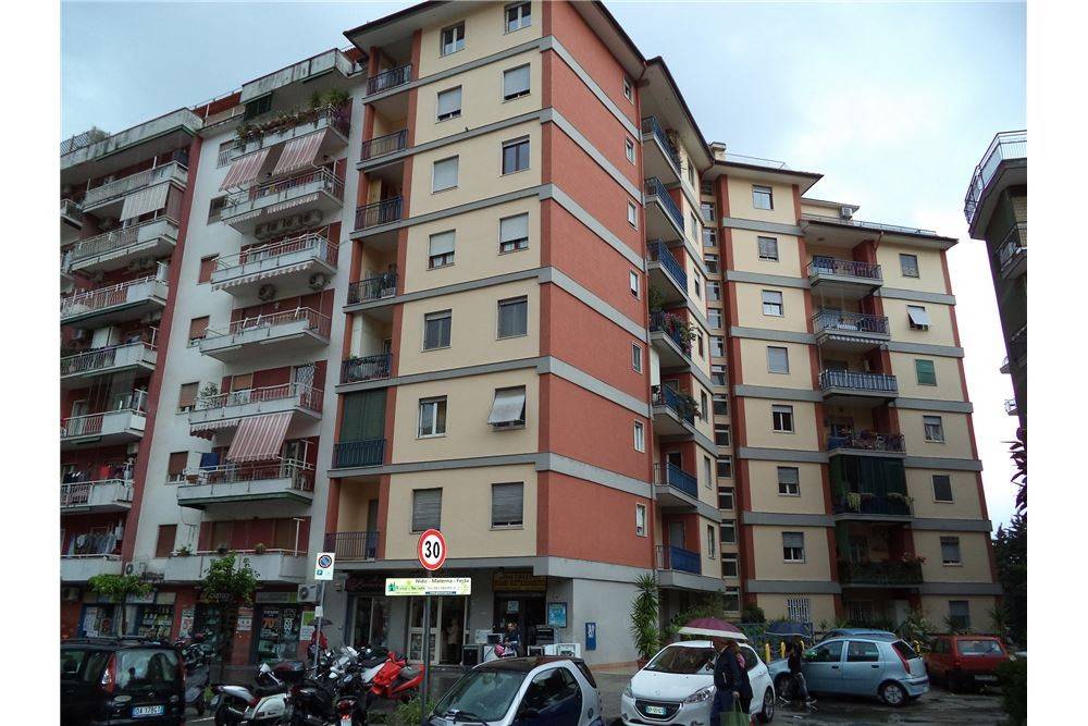 Appartamento in affitto a Napoli via Consalvo