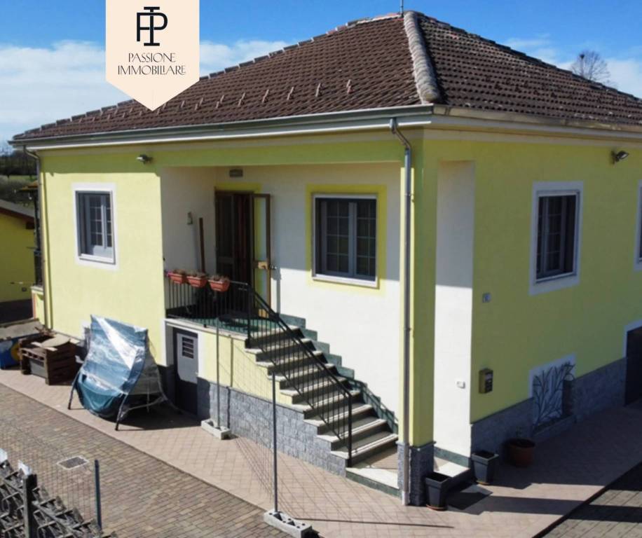 casa indipendente in vendita a Cassine in zona Gavonata