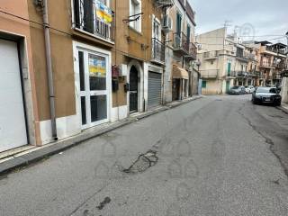 Negozio in affitto a messina tremestieri ,