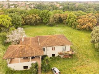 Villa in vendita ad aprilia via torre bruna, 10a