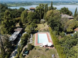 Villa in vendita a castiglione del lago località mugnanesi, 12