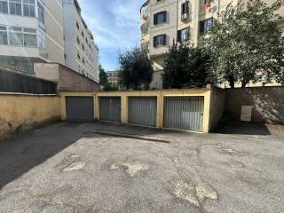 Garage in vendita a roma via tuscolana, 928