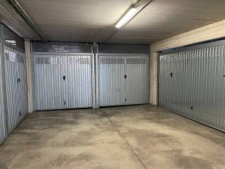 Garage in affitto a monza via san gottardo