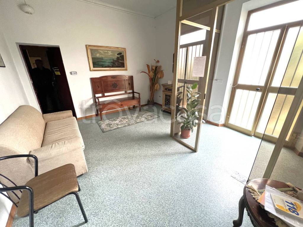 ufficio in affitto a Cascina in zona Navacchio