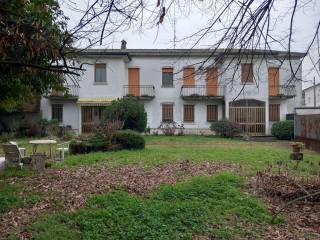 Villa in in vendita da privato a miradolo terme via fratelli cairoli, 27