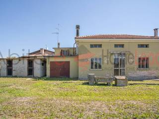 Villa in vendita ad azzano decimo via circonvallazione, 22