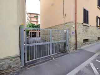 Garage in vendita ad arezzo via del trionfo, 65