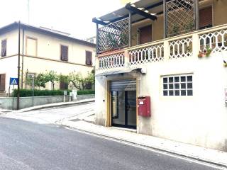 Negozio in vendita ad ancona via ascoli piceno, 64