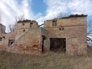 Rustico in in vendita da privato a treia contrada schito, 86