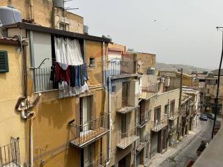 Casa indipendente in vendita a caltagirone via pusterna, 78