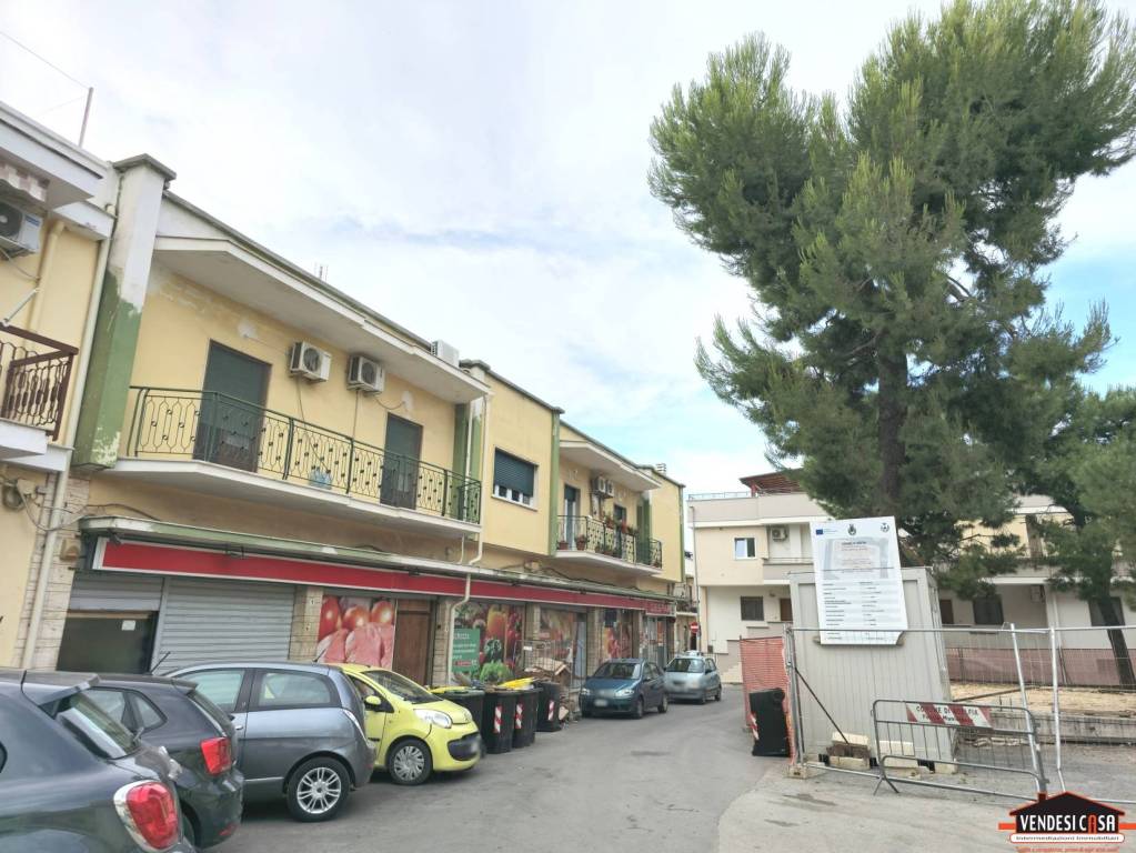 appartamento in vendita ad Adelfia in zona Canneto