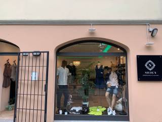 Abbigliamento in in vendita da privato a reggio nell'emilia via dalmazia