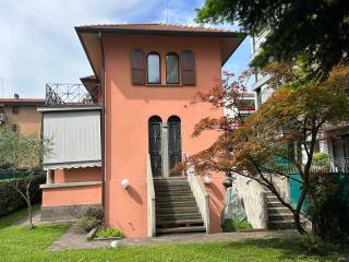 Villa in vendita a bergamo via giuseppe mazzini, 26