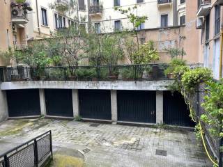 Garage in vendita a milano via luigi settembrini, 5